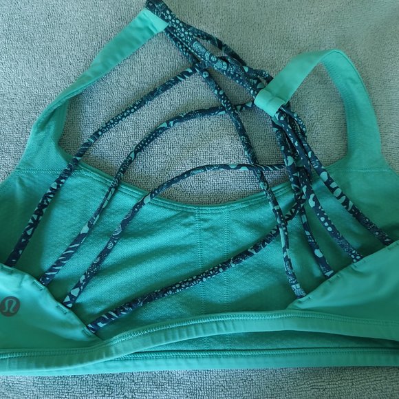 3 (THREE) Lululemon sports bras - size 6 - Picture 6 of 6